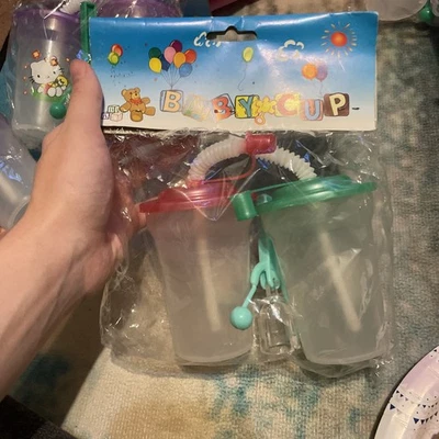Juego de 2 tazas bebé vintage con pajitas sonajero verde y rosa HELLO KITTY Foto 1 de 3