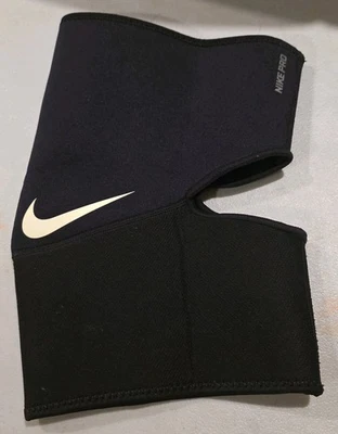 Nike Pro Closed Patella Knee Sleeve 2.0 Black Mens L NEW - Image 1 of 2