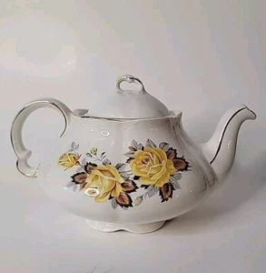 Ellegreave (Wood & Sons) England ~ Yellow Roses~4 cup Teapot with Lid - Picture 1 of 12