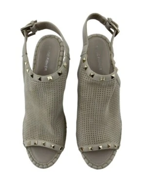 Sandalias para mujer Marc Fisher talla 10M beige punta abierta tachonadas cuña de 3,5" Foto 1 de 4