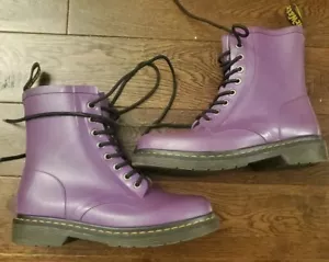 PRECIOSAS BOTAS DE COMBATE ULTRA RARAS DOC MARTENS MORADAS DE GOMA PARA MUJER TALLA US8 - Imagen 1 de 9