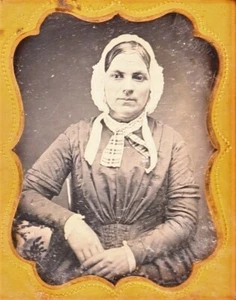 Young Lady Wearing a White Bonnet Full Case (1/9 Plate Daguerreotype) - Picture 1 of 4