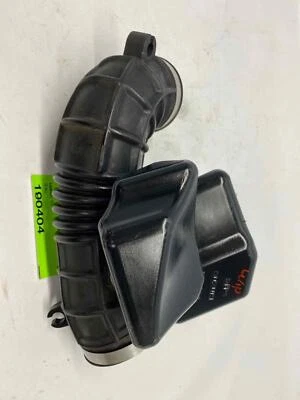 Tubo/resonador de admisión de aire SUZUKI KIZASHI 12 2,4 L Foto 1 de 3