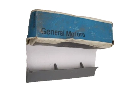 NOS GM 36331100 1489972 1968 1969 Cadillac Eldorado guardabarros delantero derecho moldura Foto 1 de 4