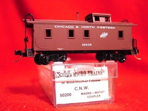 KD 50200 CHICAGO & NORTHWESTERN 34' Wood Caboose #10410 'NEW'N-SCALE - Picture 1 of 3