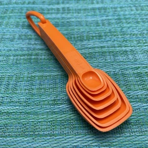 7 Vtg Tupperware Measuring Spoons w Ring 1279 Complete 1/4t -1 T Orange - Imagen 1 de 8