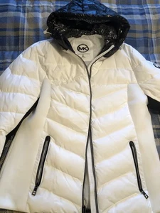 Michael Kors Puffer Hooded Jacket White With Black Trim Size XL New Without Tags - Picture 1 of 16