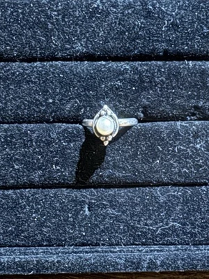 Кольцо из чистого серебра с культивированным жемчугом - Изображение 1 из 4