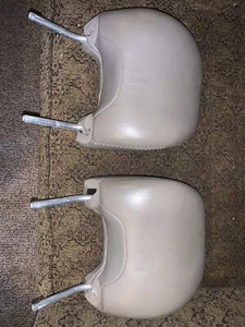 Nice Pair Grey 2001 volvo xc70 headrest seat 2000 2002 2003 2004 V70xc Wagon - Picture 1 of 4