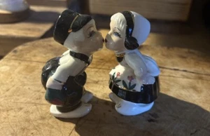 Napco Vintage Kissing Dutch Boy Girl 4" Salt And Pepper Shakers - Picture 1 of 5