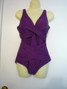 COSTUME DA BAGNO SMISMIVO PEZZO UNICO - NUOVO CON ETICHETTE - TAGLIA LG - IMBOTTITURA RIMOVIBILE - CINGHIE DI REGOLAZIONE - VIOLA - Foto 1 di 6