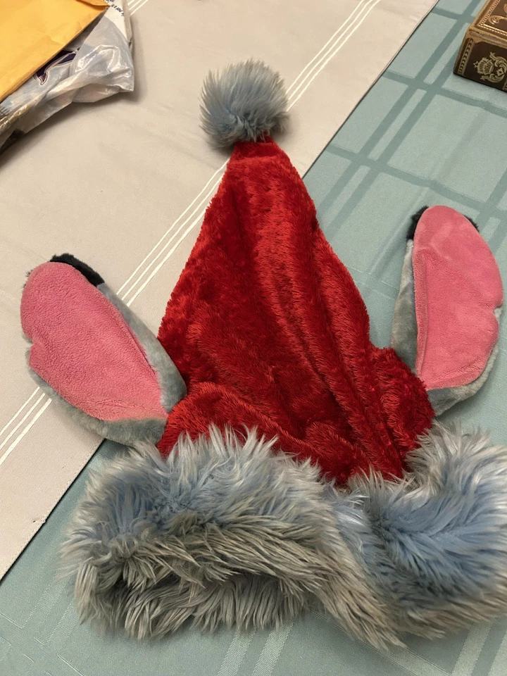 Raro Peluche Disney Land Stitch Sombrero de Papá Noel Adulto Navidad Punta Negra Orejas Azul De Colección Foto 1 de 1