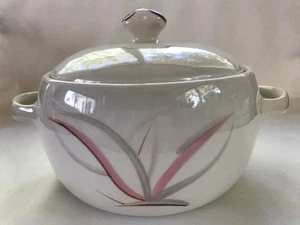 Casseruola coperta Dragon Flower di Winfield 1,5 litri - Foto 1 di 12