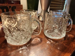1995 Batman Forever McDonald's 4 Glass Embossed Mugs Of The Riddler - Picture 1 of 4