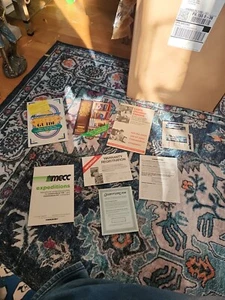 Commodore QuantumLink Booklets, Mailing Cards MECC Promotional Materials - Picture 1 of 8