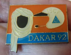 PIN'S RALLYE RAID DAKAR 92 TOUAREG - Foto 1 di 1
