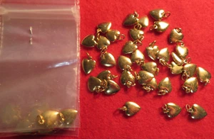 10pcs Heart Charm, Heart Bracelet Charm Pendants Small Gold Tone/Brass? Unmarked - Bild 1 von 14