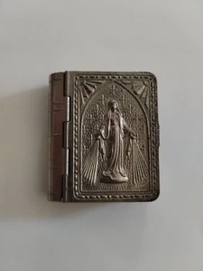 KLEINES ANTIKES ANDENKEN AUS BLECH - HEILIGER AUF VORDERSEITE - MIT RELIQUIENKREUZ - FRANKREICH - Bild 1 von 6