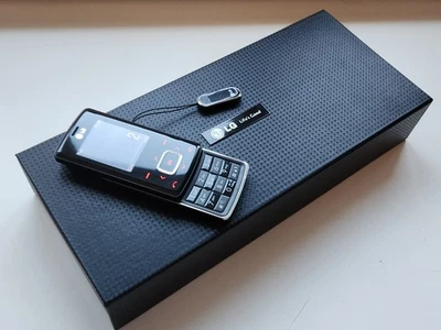 Retro LG Chocolate KG800 - Black Unlocked Mobile Phone Mint Condition  - Image 1 of 4