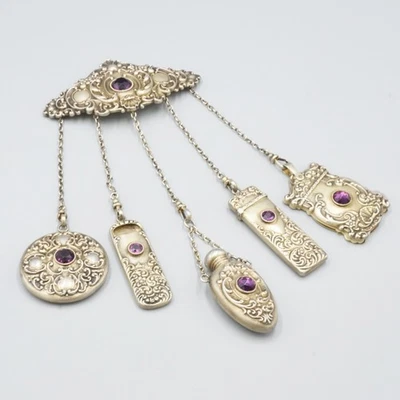 Antigua Chatelaine victoriana de plata de ley púrpura repousse de pasta Foto 1 de 4