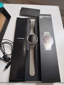 Samsung Galaxy Watch 5 Pro en très bon état. 45mm - Photo 1/6