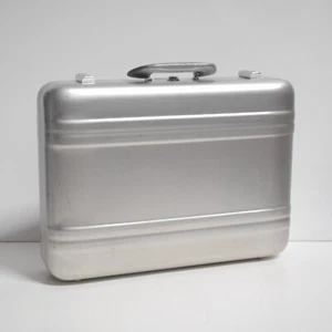 Vintage Zero Halliburton Suitcase Prop 17x13x4 Aluminum Case. No Key - Picture 1 of 9