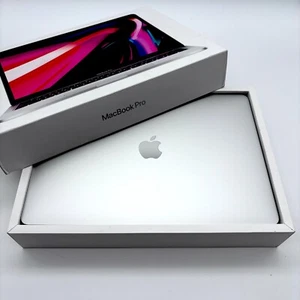 MacBook Pro 13 M2 2022 8-Core CPU 10-Core GPU 24GB 1TB 3.49 GHz Silver - Afbeelding 1 van 13