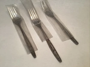 Customcraft Stainless 3 Dinner Forks Textured Rose Flatware Taiwan NEW - Picture 1 of 4