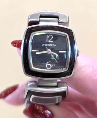 Reloj Fossil WOODGIRL ES2107 Cara Cuadrada Acero Inoxidable Cepillado Detalle Madera Funcionamiento Foto 1 de 4