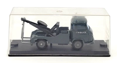 Verem Saviem SG4 Police Tow Truck V273 Collectible Diecast 1/43 Green - Image 1 of 4