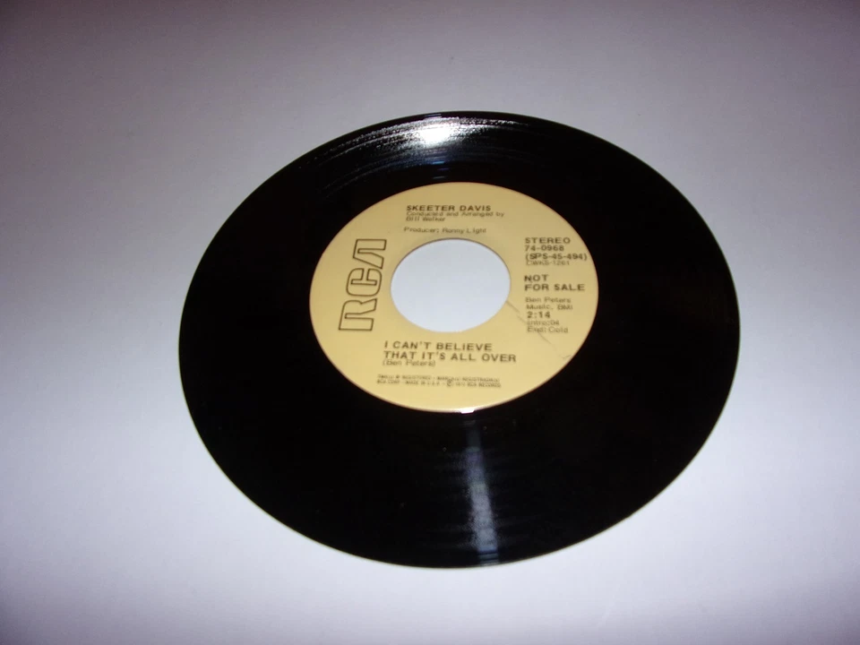 Skeeter Davis: I Can't Believe That It's All Over / 45 Rpm / Promo / 1974 - Image 1 of 2
