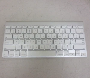 GENUINE Apple Wireless Bluetooth Keyboard A1314 Mac Aluminium - Picture 1 of 3
