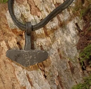 Handgeschmiedeter Thor's Hammer-Anhänger aus Schmiedeeisen - Bild 1 von 1