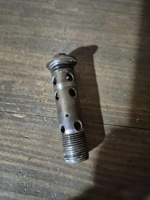 Honda CB500K1A 1972 filtro de aceite perno central 15420-300-020 Foto 1 de 4