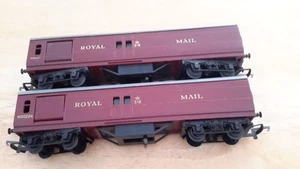 TRIANG OO GAUGE PAIR OF ROYAL MAIL VANS.M30224 - Picture 1 of 6