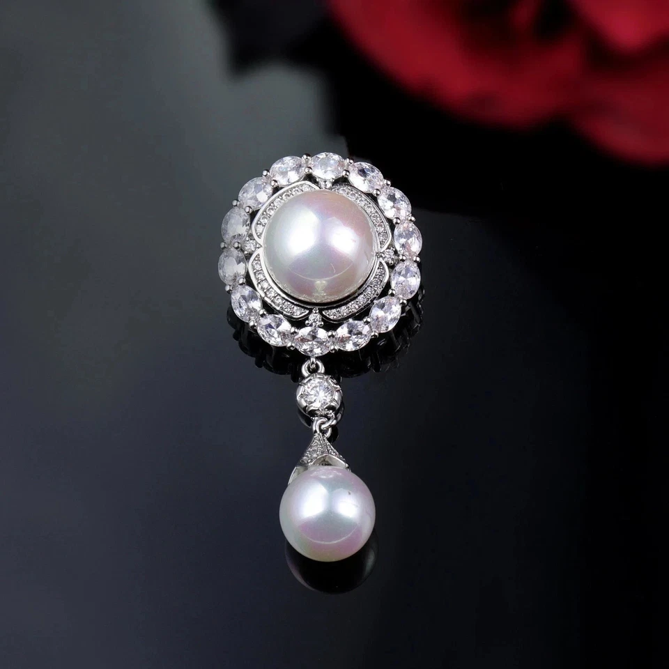 Broche prendedor de boda para mujer de perlas creadas en laboratorio de corte redondo de 3 quilates enchapado en oro blanco de 14 k Foto 1 de 4