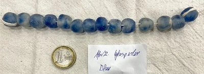 Perlen, Afrika Glas, HELLBLAU, mattiert, Kugeln, 1,5  cm. Hobbyauflösung - Bild 1 von 2