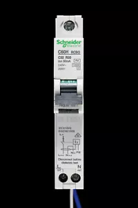 SCHNEIDER 32 AMP CURVE C 10kA 30mA RCBO TYPE AC C60HC32R30 26861 - Picture 1 of 6