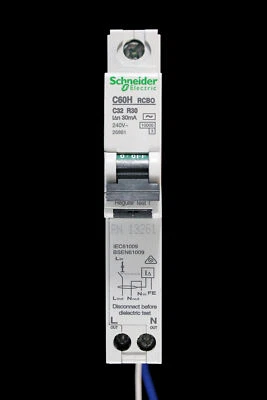 SCHNEIDER 32 AMP CURVE C 10kA 30mA RCBO TYPE AC C60HC32R30 26861 - Image 1 of 4