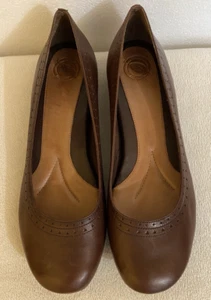 Damen Future braune flache Leder-Slipper Größe 9 1/2 NEU! - Bild 1 von 8