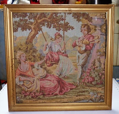 TAPISSERIE CARREE  ANCIENNE ENCADREE BOIS DORE BE - Photo 1/3