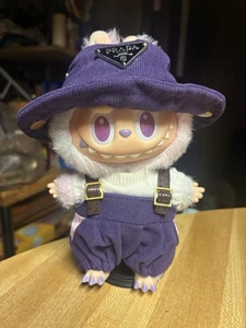 Labubu Outfit - Premium 3-teiliges Set, KEINE PUPPE, NUR OUTFIT OHNE SCHUHE - Bild 1 von 3