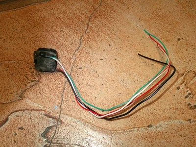 2006-2015 MAZDA MX-5 MIATA FUEL PUMP/SENDING UNIT CONNECTOR/PIGTAIL - Image 1 of 2