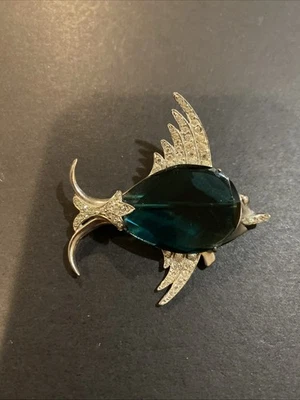 Vintage Unsigned Reja Sterling Silver Green Glass Rhinestone Fish Brooch Pin - Image 1 of 4