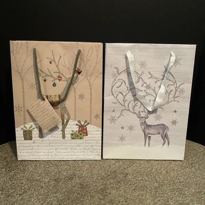 Bolsas de regalo de ciervos de Navidad Pier 1 Imports Foto 1 de 4