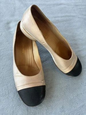 Chanel ballerina Flats Size 38 2001 Black And Beige Satin AUTHENTIC  - Image 1 of 4