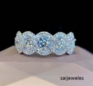 Anillo banda de boda para mujer de oro blanco de 14 K sobre 3 quilates de corte redondo de diamantes creado en laboratorio - Imagen 1 de 6