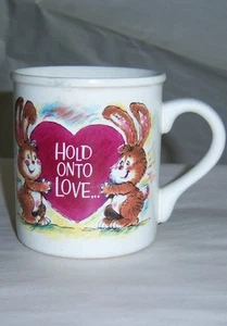 Carlton cards  cup Hold onto Love. mint - Imagen 1 de 2