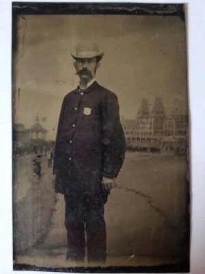 Foto antigua tipo tinte PARQUE POLICÍA insignia policía Brooklyn Nueva York Coney Island Foto 1 de 4