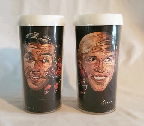 Vintage 1971 Hockey Plastic Tumbler Cup, Set Of 2, DRW Unger & Delvecchio Cover